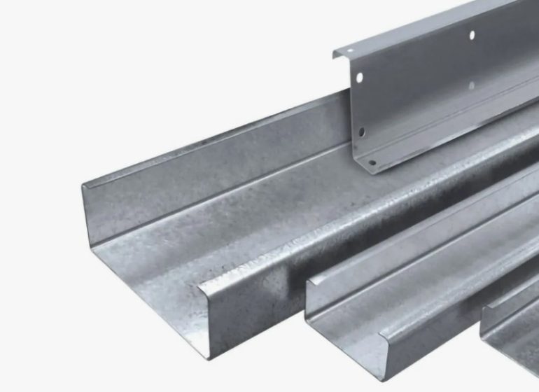 Оцинкованный профиль vs. другие материалы: что выбрать для каркасного строительства